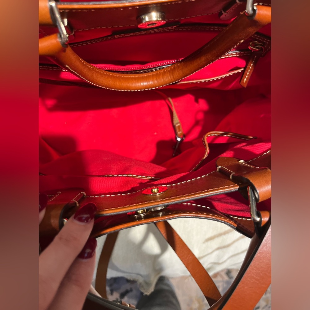 Dooney and Bourke Large Barlow bag and dust bag - Picture 6 of 16
